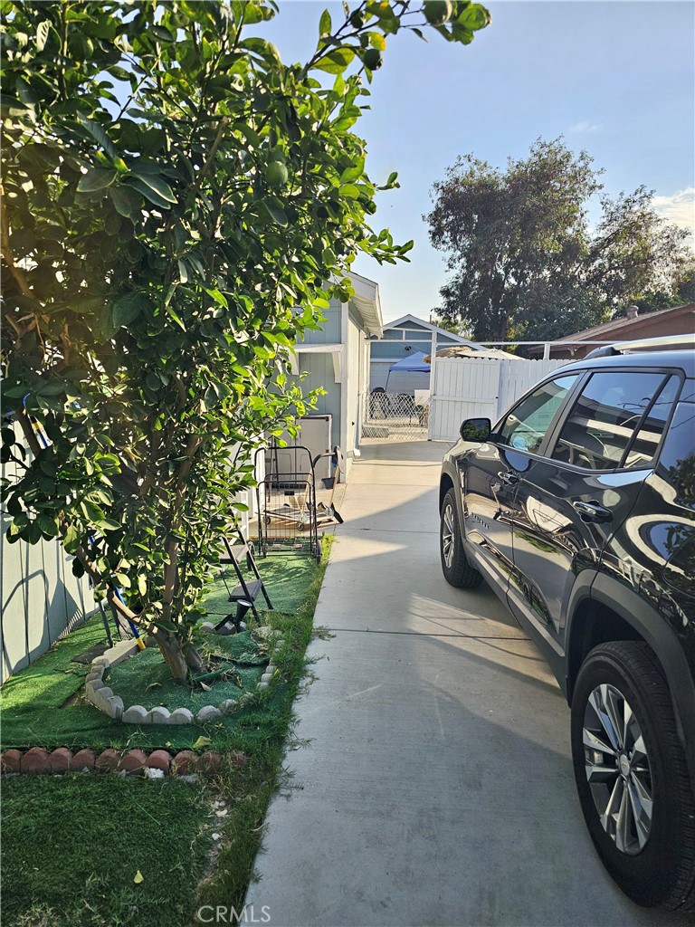 https://media.crmls.org/medias/0a6a1538-1b63-4424-9756-3ff7579a27ab.jpg?preset=X-Large