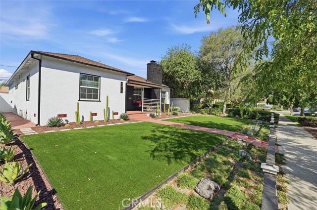 Detail Gallery Image 2 of 34 For 4415 Lime, Long Beach,  CA 90807 - 4 Beds | 3 Baths