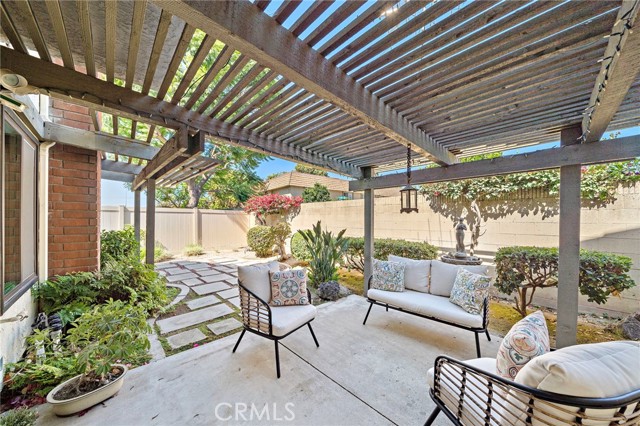 18108 Hearth Drive, Fountain Valley CA: https://media.crmls.org/medias/0a6aa66c-2774-437d-810e-ccd5b5f52b68.jpg