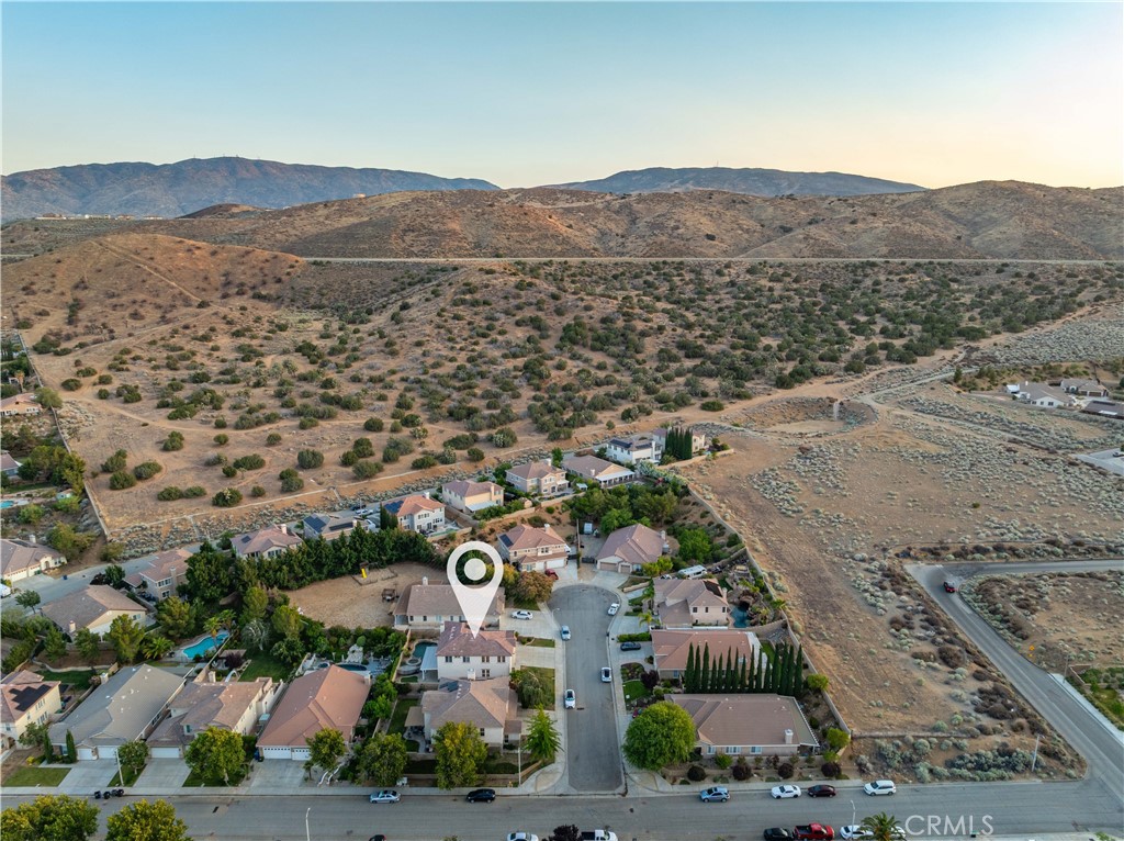 https://media.crmls.org/medias/0a6b0b12-21ac-4457-b89a-09810ad79147.jpg?preset=X-Large
