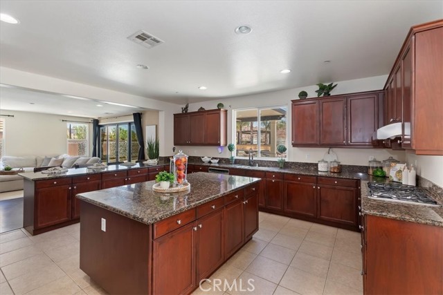 239 Cross Rail Lane, Norco CA: https://media.crmls.org/medias/0a6b18cb-f94b-47ee-8c25-083c1b44c119.jpg