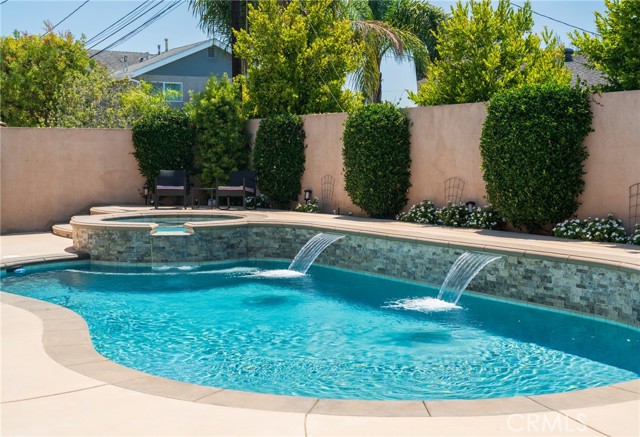 17131 Pinehurst Lane, Huntington Beach CA: https://media.crmls.org/medias/0a6b261d-a628-4041-8690-a06079eb36b3.jpg