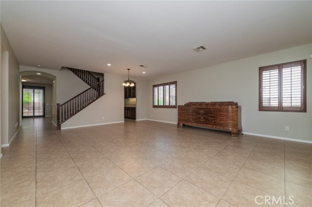 Detail Gallery Image 5 of 38 For 6221 Ruby Crest Way, Jurupa Valley,  CA 91752 - 4 Beds | 3 Baths