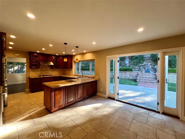 Detail Gallery Image 15 of 38 For 22450 Galilee St, Calabasas,  CA 91302 - 5 Beds | 3 Baths