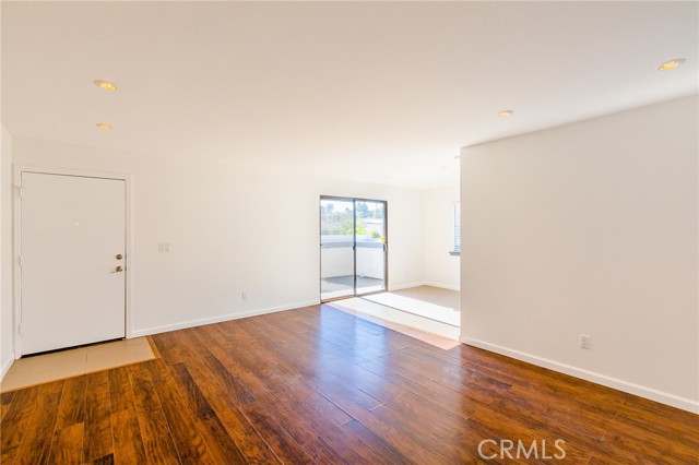 151 Majestic Court, Moorpark CA: https://media.crmls.org/medias/0a6c1162-f665-43dd-8049-4d7e3a11ad39.jpg