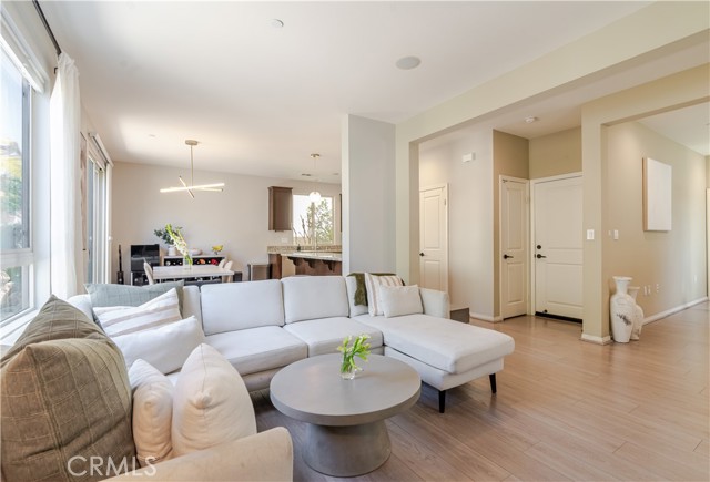 Detail Gallery Image 3 of 55 For 12017 Rock Creek Ct, Hawthorne,  CA 90250 - 4 Beds | 2/1 Baths