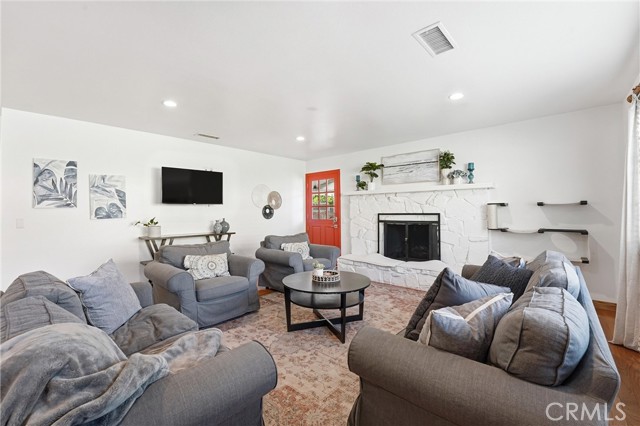 Image 5 of 34 For 713 Sycamore