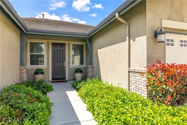 Detail Gallery Image 2 of 42 For 11950 Nuthatch, Jurupa Valley,  CA 91752 - 5 Beds | 3/1 Baths