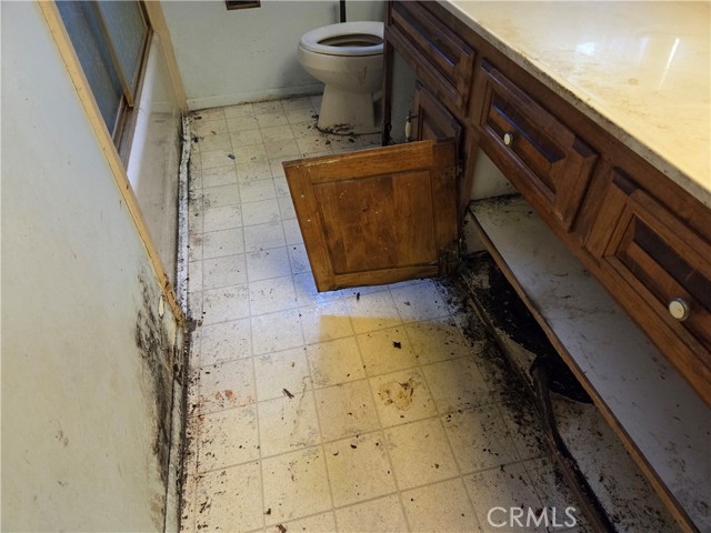 Detail Gallery Image 5 of 7 For 1215 N School St, Santa Maria,  CA 93454 - 3 Beds | 2 Baths