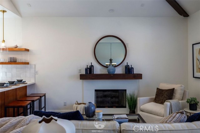 202 N Irena Avenue, Redondo Beach CA: https://media.crmls.org/medias/0a7002ab-a55b-48f3-add1-96d27e19b0bc.jpg