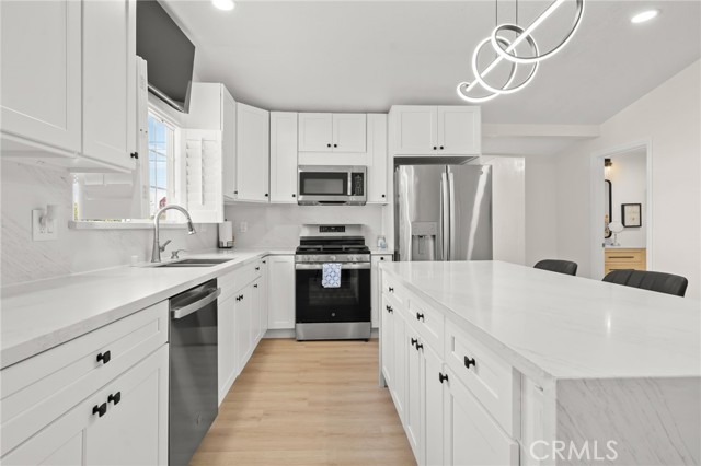 Detail Gallery Image 25 of 64 For 13533 Terra Bella, Pacoima,  CA 91331 - 5 Beds | 4/1 Baths