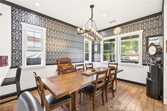 Detail Gallery Image 4 of 27 For 10901 Chestnut St, Los Alamitos,  CA 90720 - 4 Beds | 2 Baths