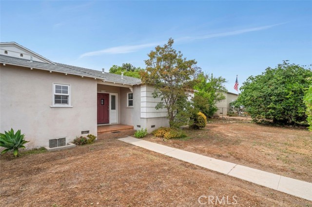 9933 Norwich Avenue, Mission Hills (San Fernando) CA: https://media.crmls.org/medias/0a707063-9419-4dfb-b761-b8a6cf652526.jpg