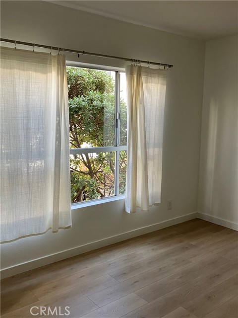Detail Gallery Image 7 of 11 For 939 Palm Ave #209,  Los Angeles,  CA 90069 - 2 Beds | 2 Baths