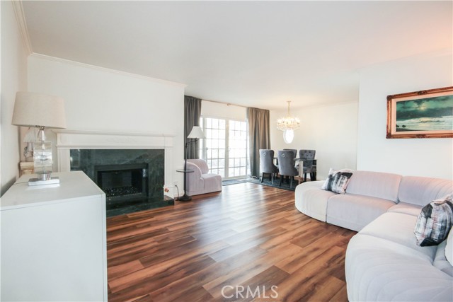 Detail Gallery Image 17 of 57 For 10211 Cliff Dr, Huntington Beach,  CA 92646 - 4 Beds | 3 Baths