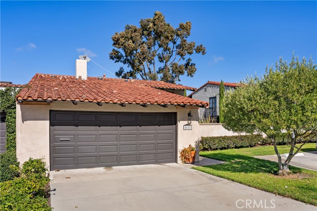 Detail Gallery Image 7 of 47 For 2621 Vista Ornada, Newport Beach,  CA 92660 - 3 Beds | 2/1 Baths