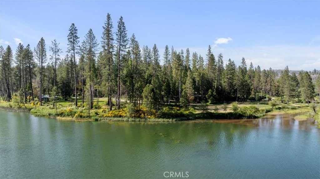 https://media.crmls.org/medias/0a718e43-5ba3-4e3c-9023-86b6a91369d9.jpg?preset=X-Large