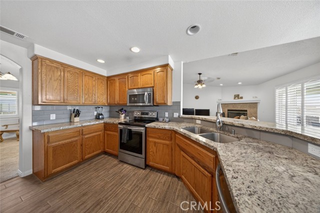 Detail Gallery Image 16 of 61 For 9280 Appleton St, Victorville,  CA 92392 - 4 Beds | 2/1 Baths