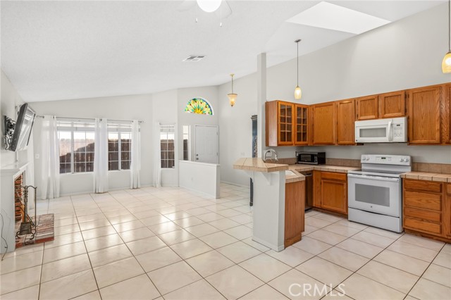 living room / Kitchen