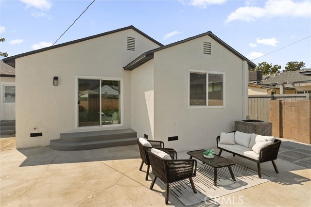 213 N Flower Street, Orange CA: https://media.crmls.org/medias/0a738e28-261e-451e-b240-abb7beef87b3.jpg