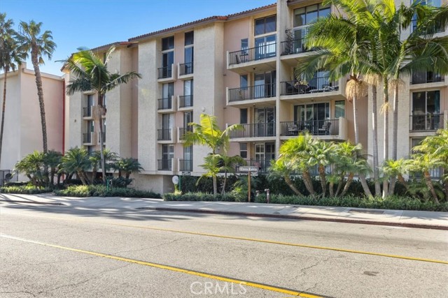 555 Esplanade, Redondo Beach, California 90277, 2 Bedrooms Bedrooms, ,2 BathroomsBathrooms,Residential,Sold,Esplanade,SB23223836