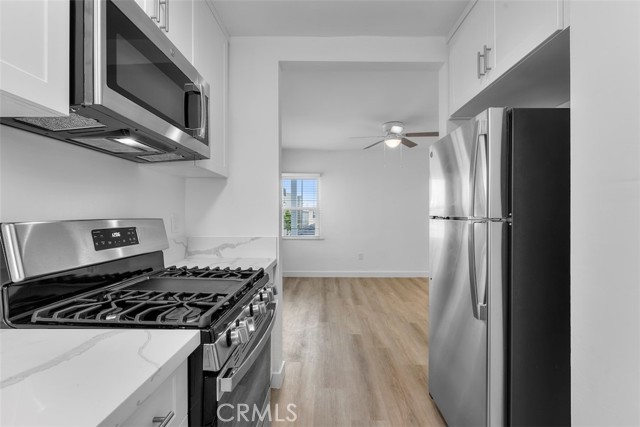 908 Manhattan Avenue, Hermosa Beach, California 90254, ,Residential Income,Sold,Manhattan,SB25198954