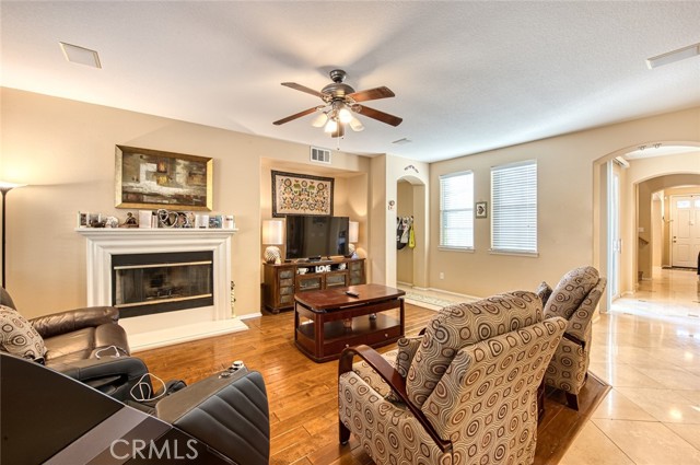 Detail Gallery Image 5 of 21 For 39794 Cambridge Pl, Temecula,  CA 92591 - 4 Beds | 3 Baths