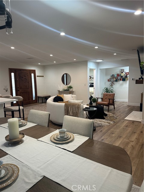 Detail Gallery Image 8 of 18 For 5247 Buffalo Ave, Sherman Oaks,  CA 91401 - 3 Beds | 2 Baths