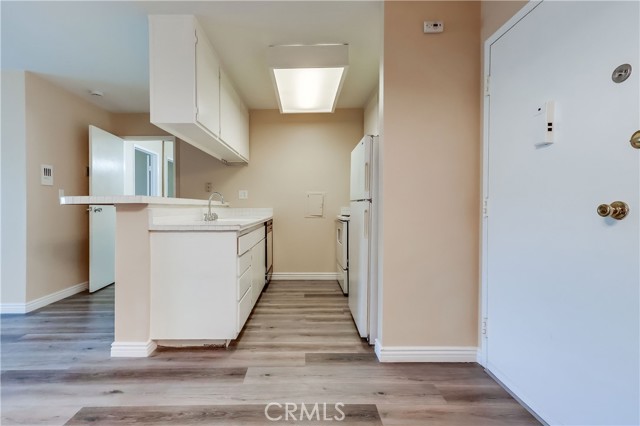 5585 E Pacific Coast, Long Beach CA: https://media.crmls.org/medias/0a761c8e-d980-4812-8569-87c240dc1f9e.jpg