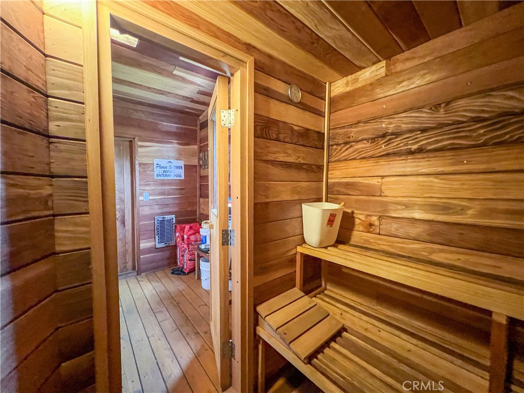 https://media.crmls.org/medias/0a7757df-a371-4f9b-afed-7401e4689b40.jpg?preset=X-Large