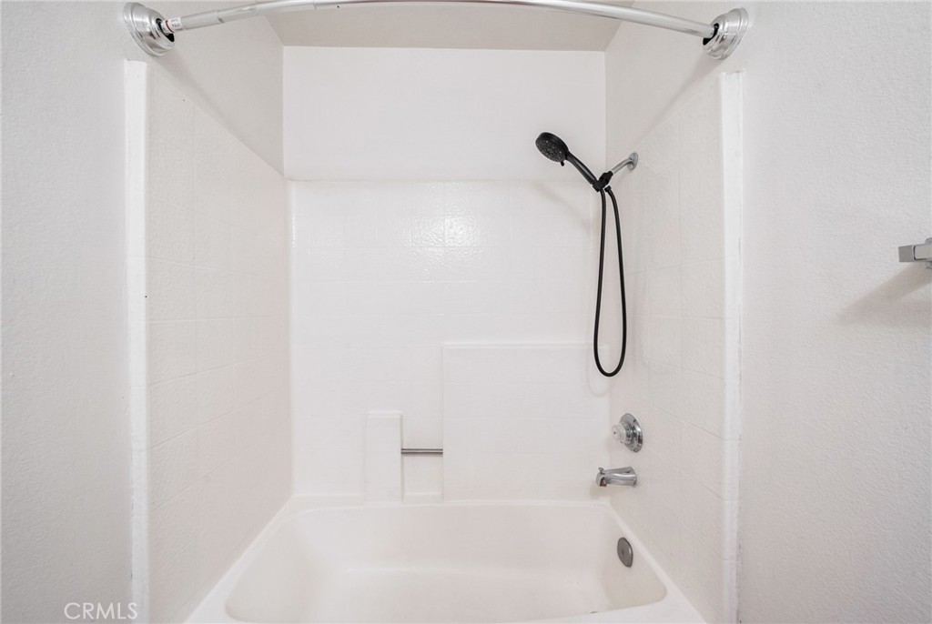 https://media.crmls.org/medias/0a7877c7-f145-4c55-910c-84536b503860.jpg?preset=X-Large