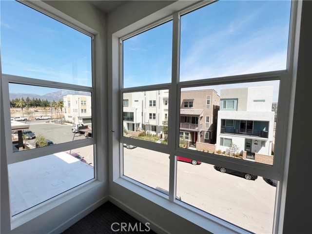 Detail Gallery Image 10 of 20 For 11028 Momentum Dr, Rancho Cucamonga,  CA 91730 - 3 Beds | 2/1 Baths