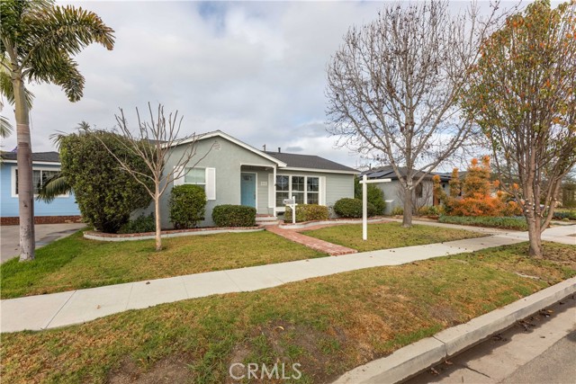 5161 27th Street, Long Beach, California 90815, 3 Bedrooms Bedrooms, ,1 BathroomBathrooms,Single Family Residence,For Sale,27th,PW25020317