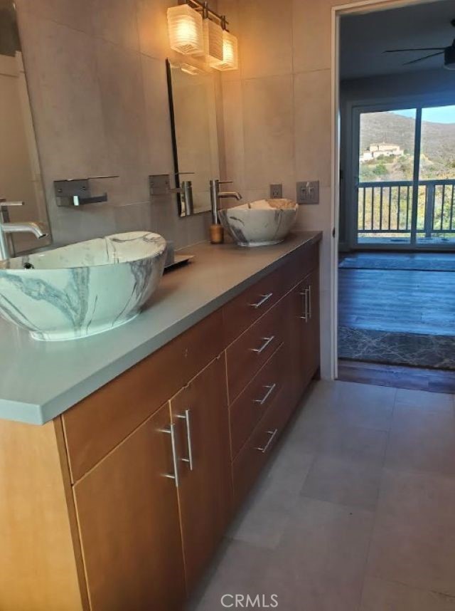 Detail Gallery Image 13 of 20 For 3192 via De Caballo, Encinitas,  CA 92024 - 3 Beds | 3 Baths