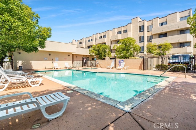 Detail Gallery Image 14 of 21 For 19350 Sherman Way #338,  Reseda,  CA 91335 - 2 Beds | 2 Baths