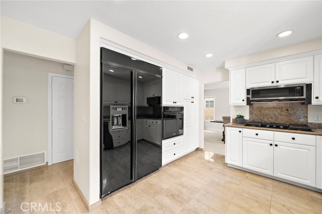 Detail Gallery Image 13 of 67 For 18817 Tomahawk Street, Fountain Valley,  CA 92708 - 5 Beds | 3 Baths