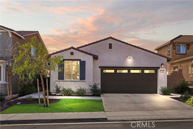 Detail Gallery Image 2 of 44 For 2482 Wagon Wheel Way, Rialto,  CA 92377 - 3 Beds | 2 Baths