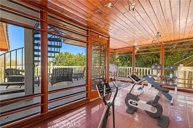 3916 Carnavon Way, Los Angeles CA: https://media.crmls.org/medias/0a7a0422-b209-4b02-8af2-63f6cc21e10f.jpg