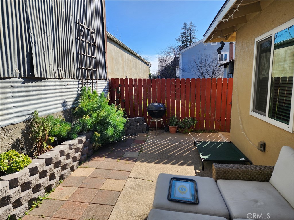 https://media.crmls.org/medias/0a7a45dc-6feb-4c26-bb46-8ee07bd40ef2.jpg?preset=X-Large
