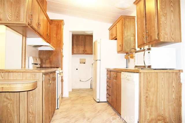 15723 El Dorado Drive, Corning CA: https://media.crmls.org/medias/0a7ac288-20a5-4f9b-89d1-eba4c2265d3a.jpg