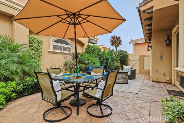 1807 Huntington Lane, Redondo Beach, California 90278, 4 Bedrooms Bedrooms, ,3 BathroomsBathrooms,Residential,Sold,Huntington,SB22220867