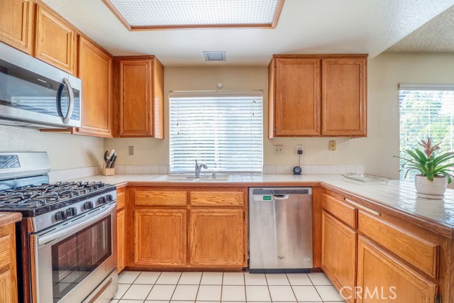 Detail Gallery Image 28 of 59 For 23959 Creekwood Dr, Moreno Valley,  CA 92557 - 4 Beds | 2/1 Baths