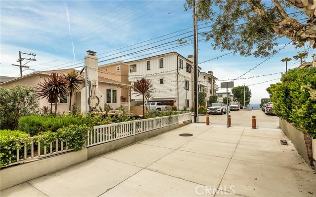 316 7th Street, Manhattan Beach, California 90266, 3 Bedrooms Bedrooms, ,2 BathroomsBathrooms,Residential,Sold,7th,SB22117653