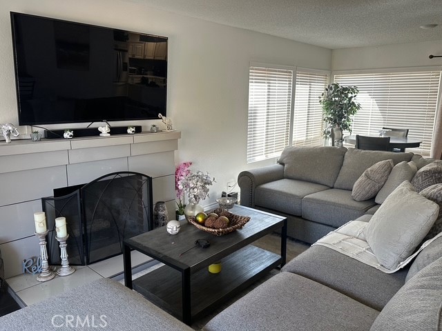 Detail Gallery Image 7 of 24 For 23587 Parkland Ave, Moreno Valley,  CA 92557 - 3 Beds | 2/1 Baths