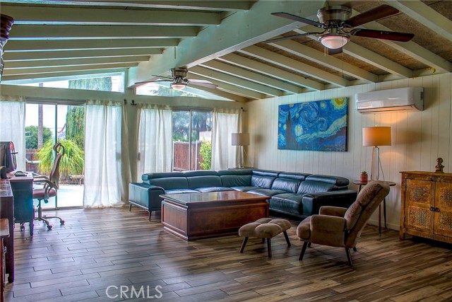 615 Monterey Street, Redlands CA: https://media.crmls.org/medias/0a7de8e7-189e-44cf-b88a-ca0332f1f744.jpg