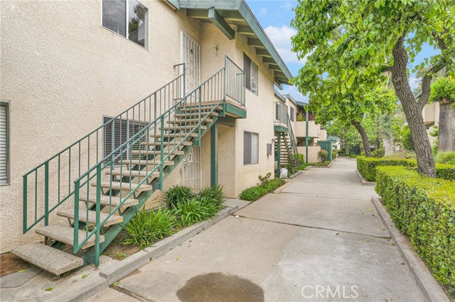 Detail Gallery Image 18 of 23 For 10636 Woodley Ave #8,  Granada Hills,  CA 91344 - 3 Beds | 2 Baths