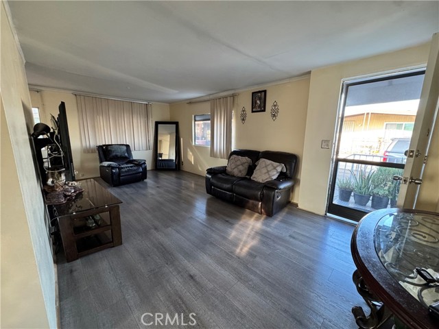 1517 Merced St, El Monte CA: https://media.crmls.org/medias/0a7e2c7b-8d3f-48d0-8870-3682b1d95ccd.jpg