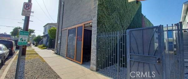 11417 Miranda Street, North Hollywood (los Angeles), California 91601, ,Commercial Lease,For Rent,11417 Miranda Street,CRSR25022604