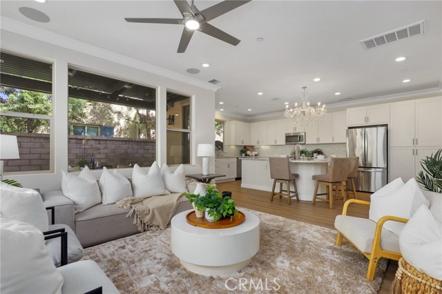Detail Gallery Image 8 of 50 For 54 Clover, Lake Forest,  CA 92630 - 3 Beds | 2/1 Baths