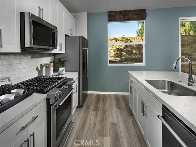 Detail Gallery Image 4 of 20 For 2165 Bergamot St, Redlands,  CA 92374 - 3 Beds | 2/1 Baths